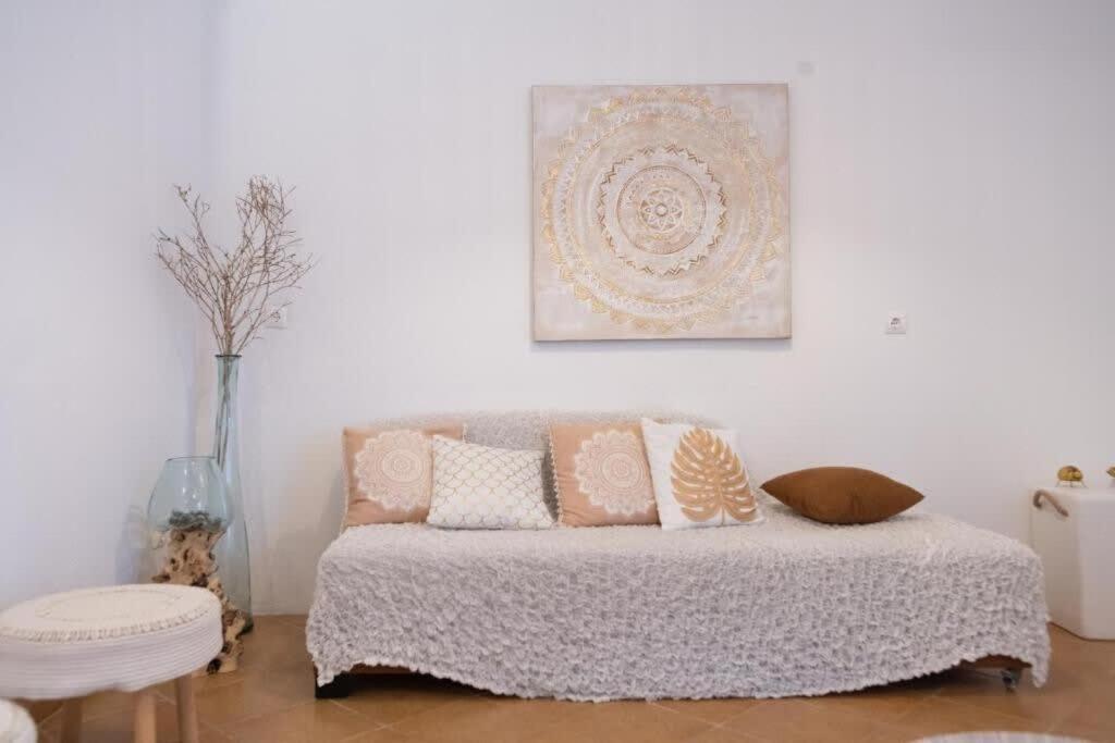 Dreamscape Cozy 3-bedroom Mykonos Hideaway